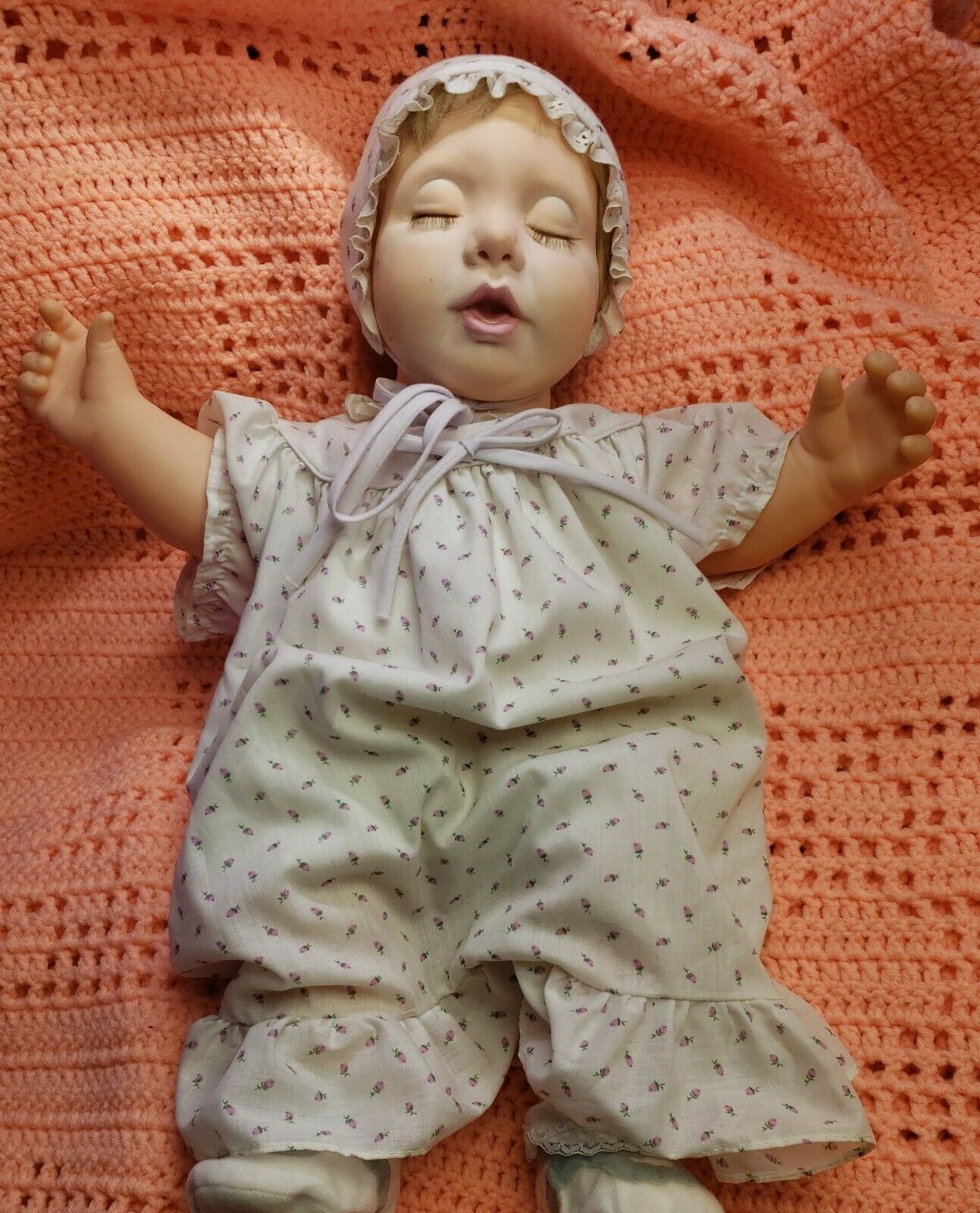 Hasbro 1985 Real Baby J Turner Sleeping Weighted Doll 20